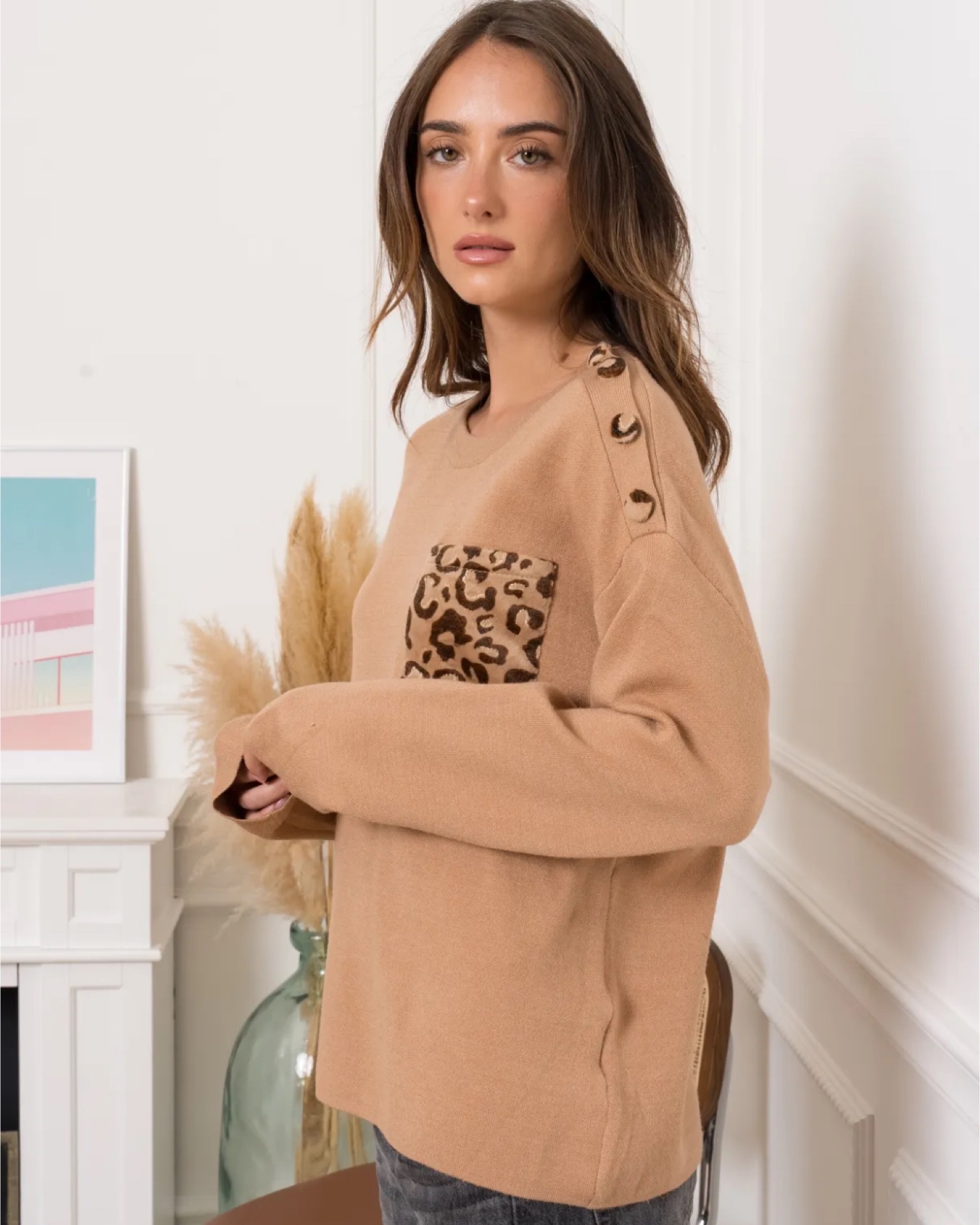 Trui in camel met leopard detail